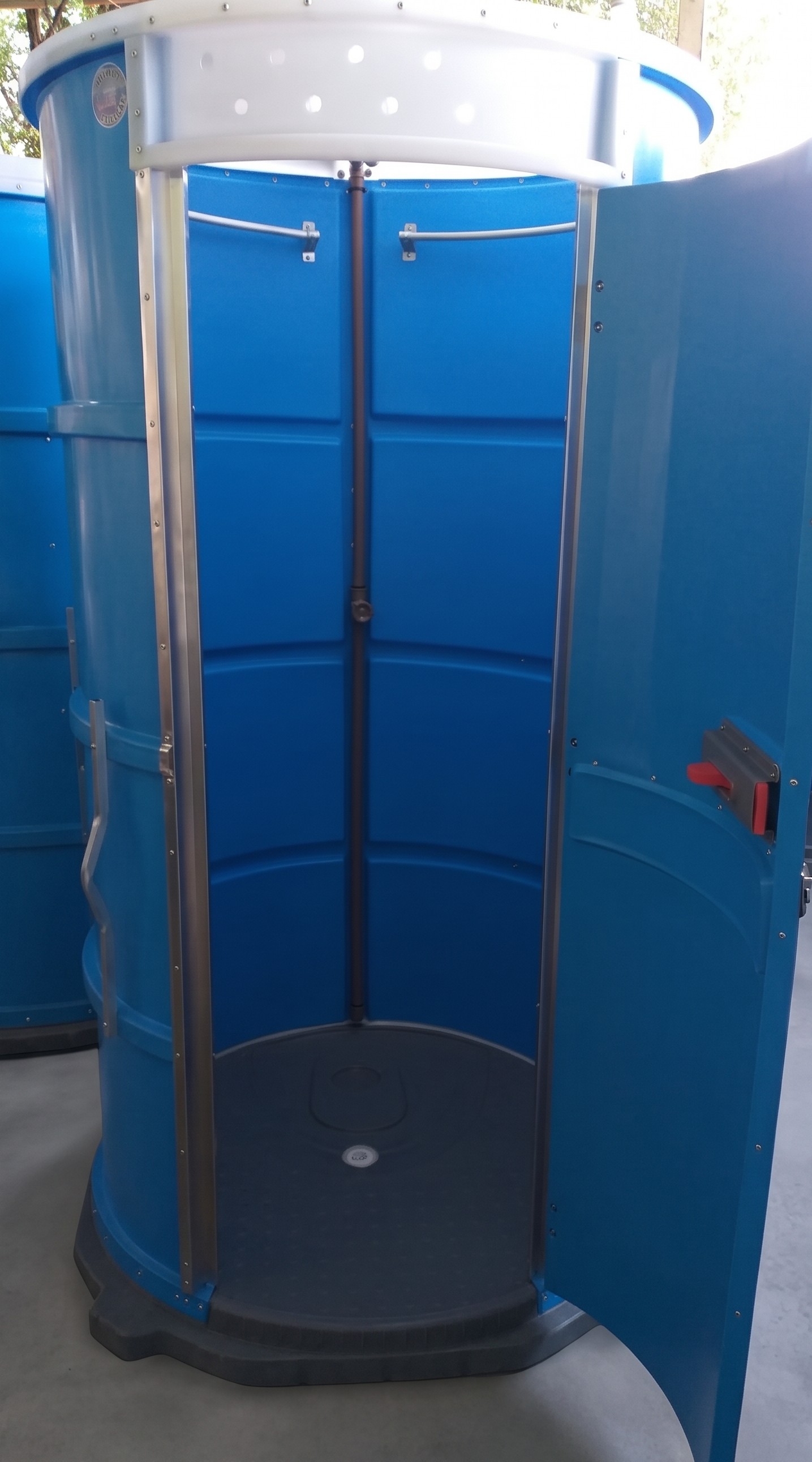 Cabine de chuveiro DSM — Cabine aberta e área de banho